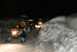 Mit dem Schneemobil in die Winterwelt 